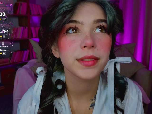 CoralineJones's BongaCams show and profile