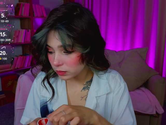 CoralineJones's BongaCams show and profile