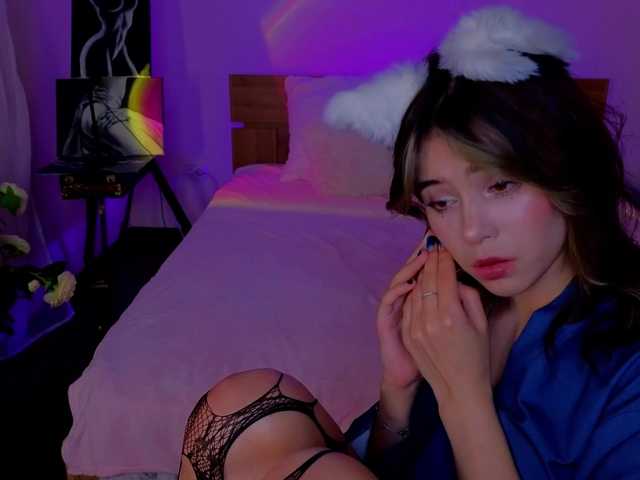 CoralineJones's BongaCams show and profile