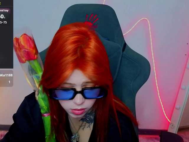 CoralineJones's BongaCams show and profile