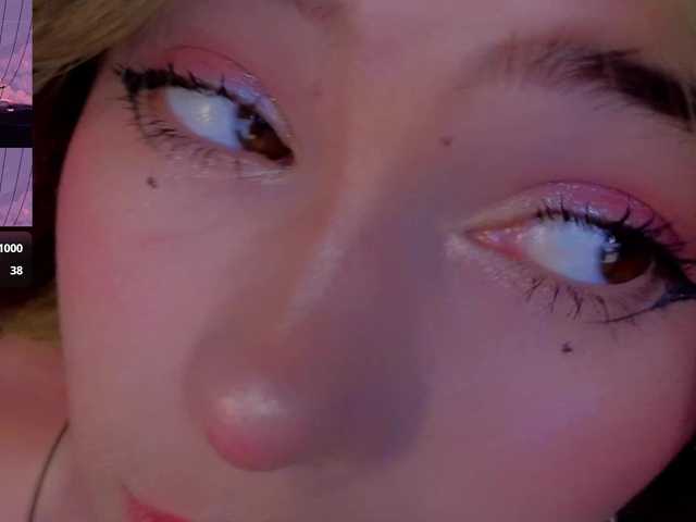 CoralineJones's BongaCams show and profile