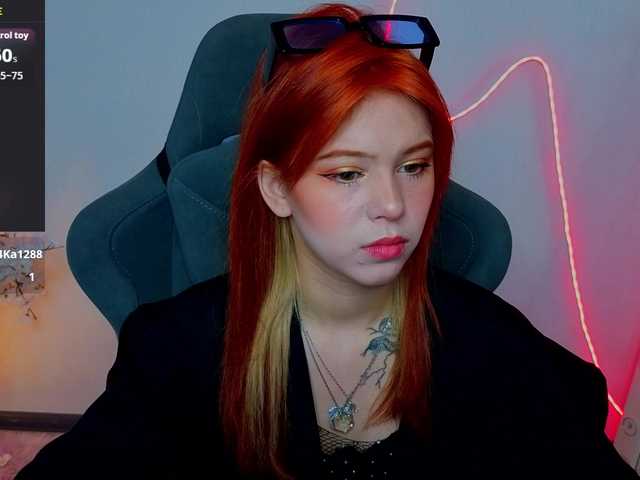 CoralineJones's BongaCams show and profile