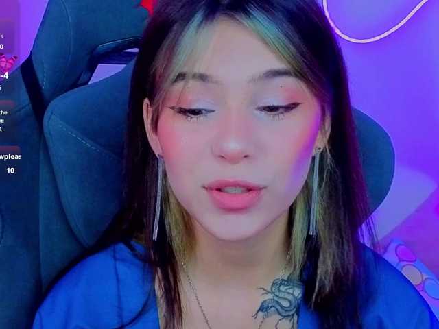 CoralineJones's BongaCams show and profile