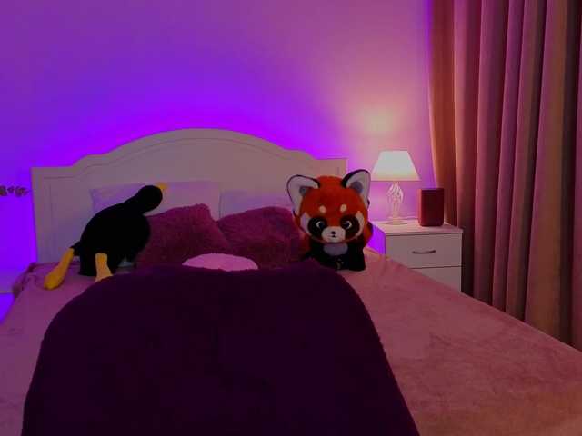 CoralineJones's BongaCams show and profile