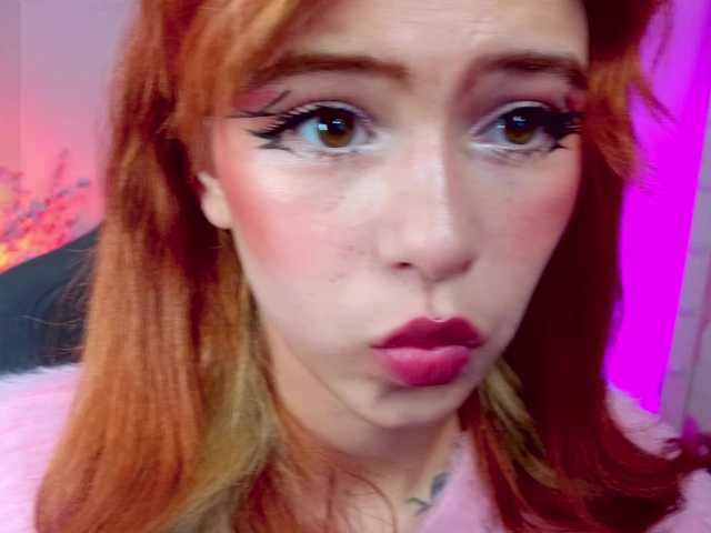 CoralineJones's BongaCams show and profile