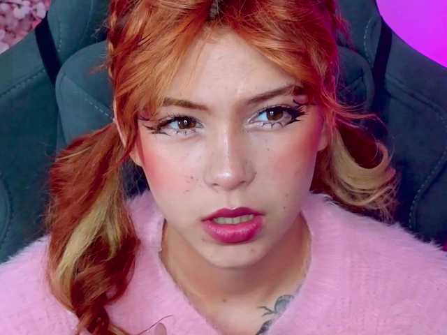 CoralineJones's BongaCams show and profile