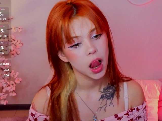 CoralineJones's BongaCams show and profile