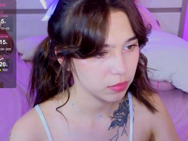 CoralineJones from BongaCams