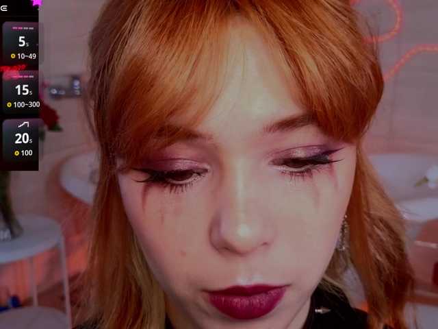 CoralineJones's BongaCams show and profile