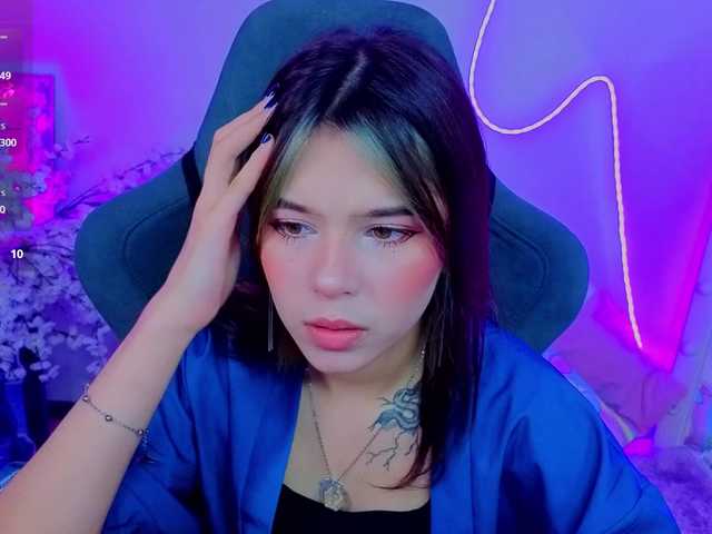 CoralineJones's BongaCams show and profile