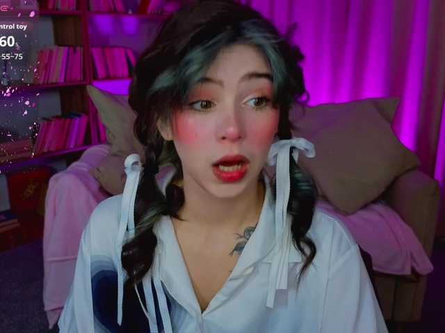 CoralineJones's BongaCams show and profile