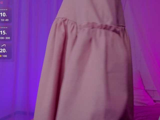 CoralineJones live cam