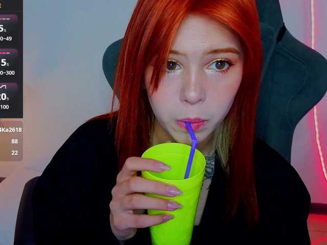 CoralineJones webcam