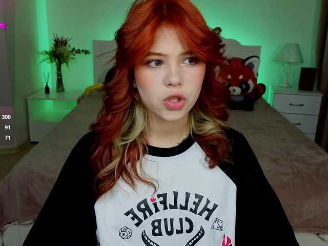 CoralineJones's BongaCams show and profile