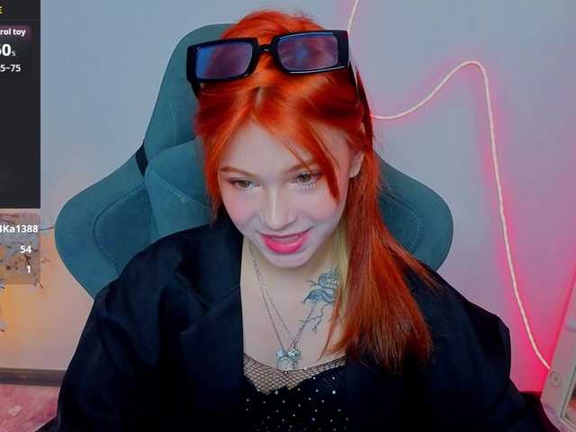 CoralineJones's BongaCams show and profile