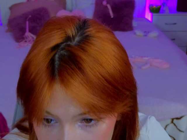 CoralineJones's BongaCams show and profile