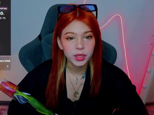 CoralineJones's BongaCams show and profile