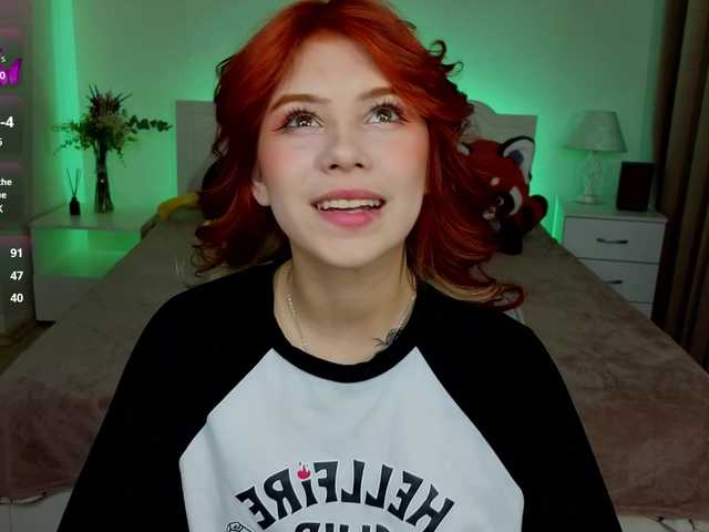 CoralineJones's BongaCams show and profile