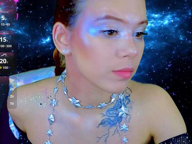 CoralineJones's BongaCams show and profile