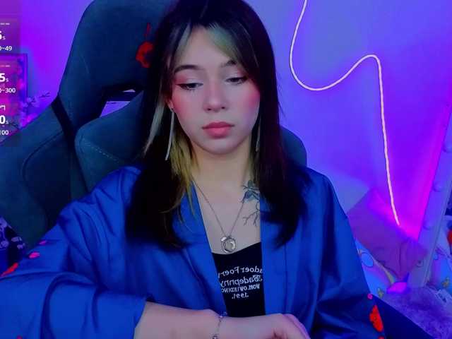 CoralineJones's BongaCams show and profile