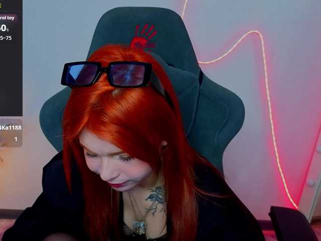 CoralineJones's BongaCams show and profile