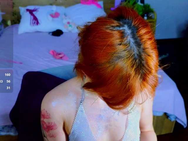 CoralineJones's BongaCams show and profile