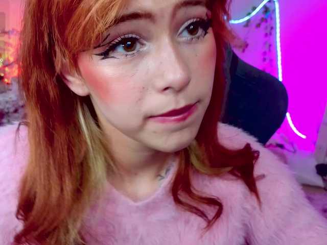 CoralineJones's BongaCams show and profile