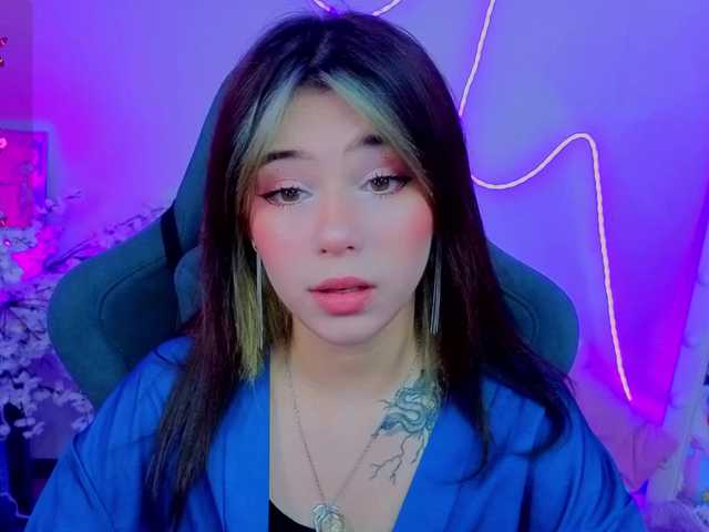 CoralineJones's BongaCams show and profile