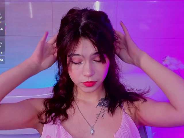 CoralineJones from BongaCams