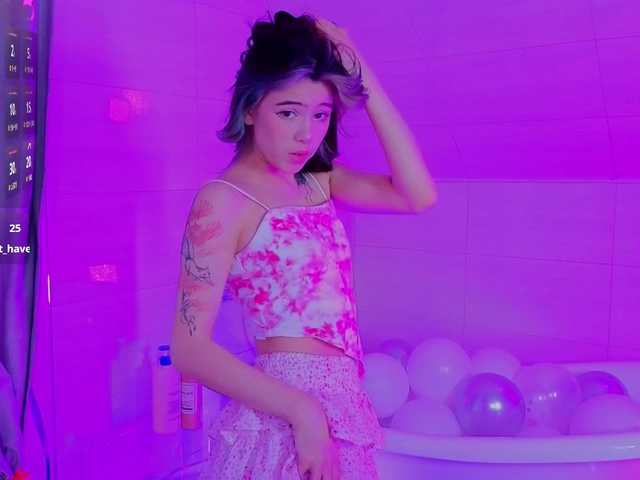 CoralineJones's BongaCams show and profile