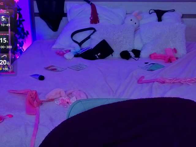 эросцена CoralineJones