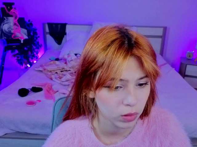 CoralineJones's BongaCams show and profile