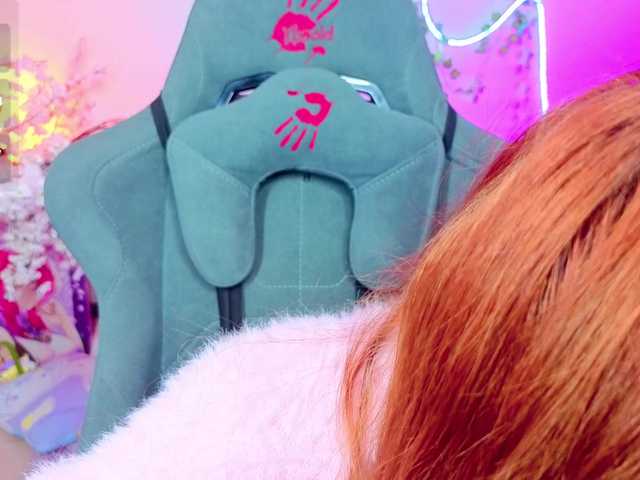 CoralineJones's BongaCams show and profile