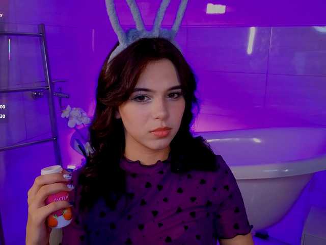 CoralineJones from BongaCams