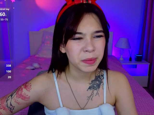 CoralineJones's BongaCams show and profile