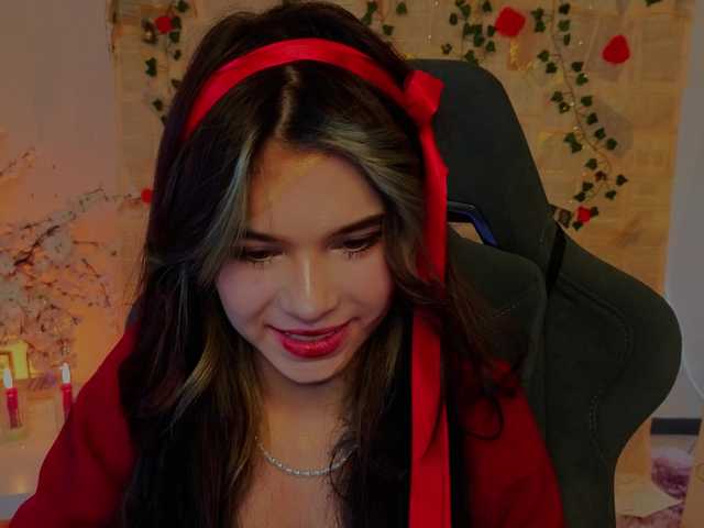 CoralineJones's BongaCams show and profile