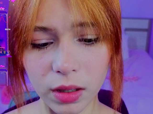 CoralineJones's BongaCams show and profile