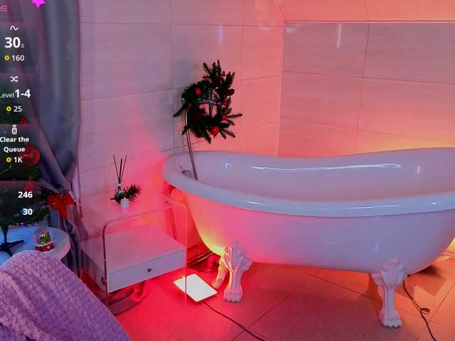 CoralineJones's BongaCams show and profile