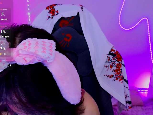 CoralineJones's BongaCams show and profile