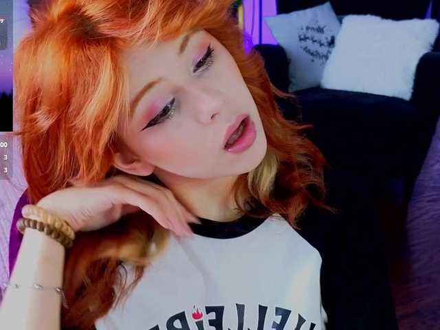 CoralineJones's BongaCams show and profile