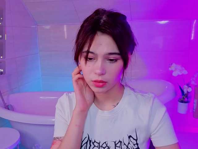 CoralineJones from BongaCams