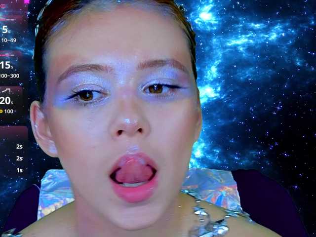 CoralineJones's BongaCams show and profile