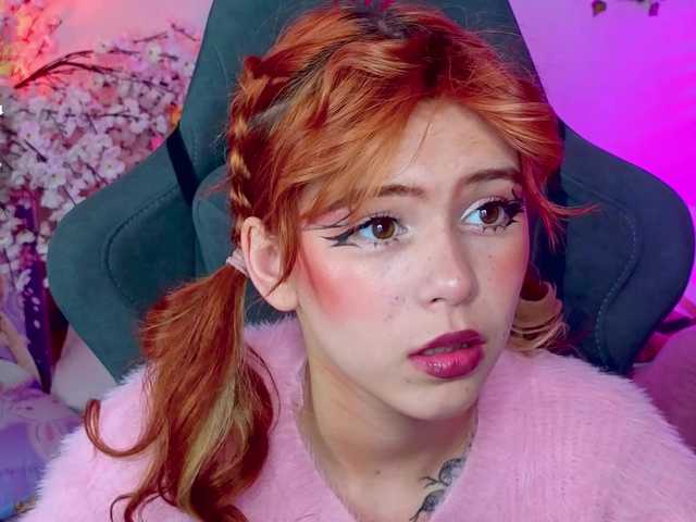 CoralineJones's BongaCams show and profile