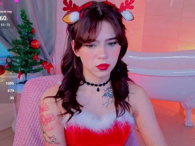 CoralineJones's BongaCams show and profile