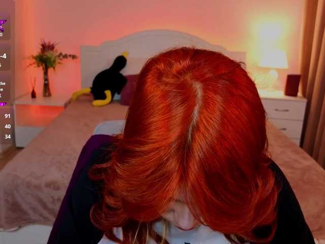 CoralineJones's BongaCams show and profile