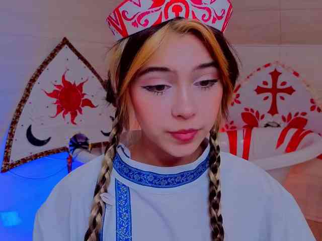 CoralineJones webcam