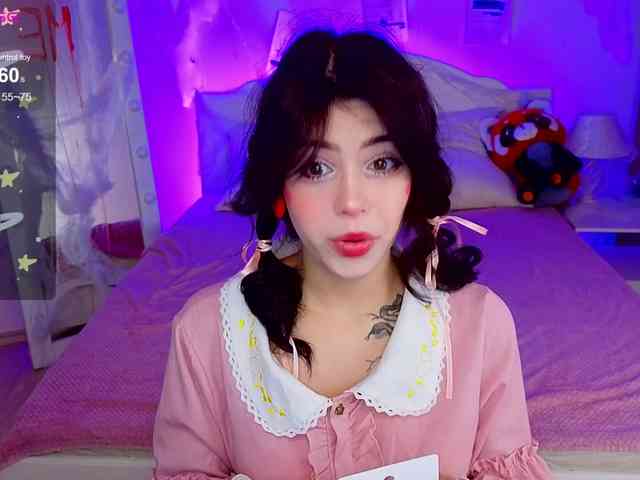 CoralineJones webcam