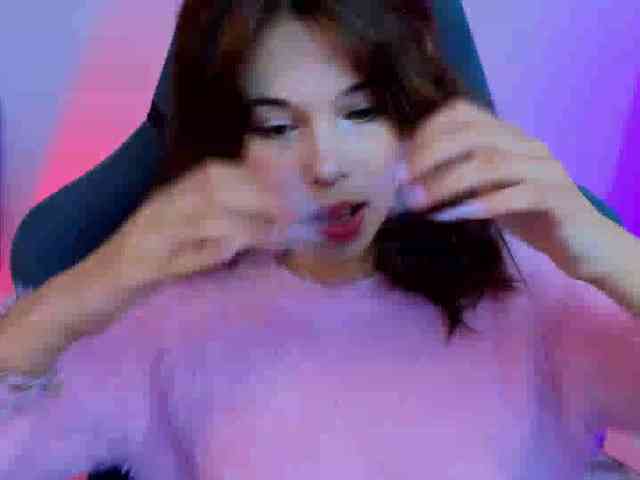 CoralineJones webcam