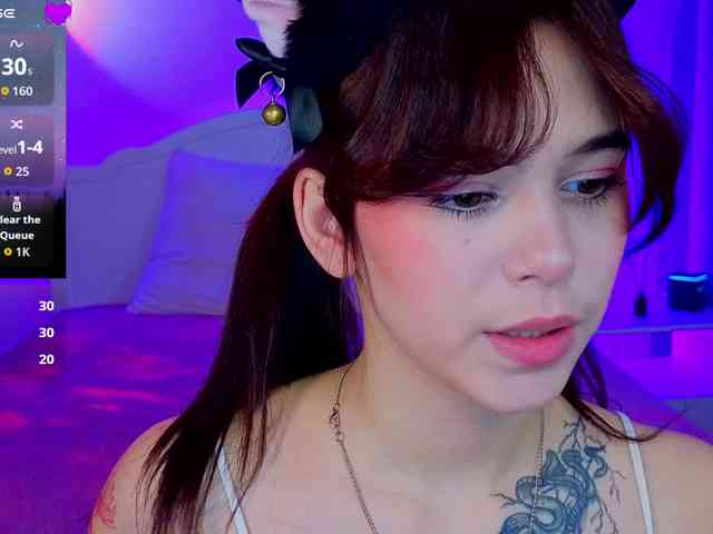 CoralineJones webcam