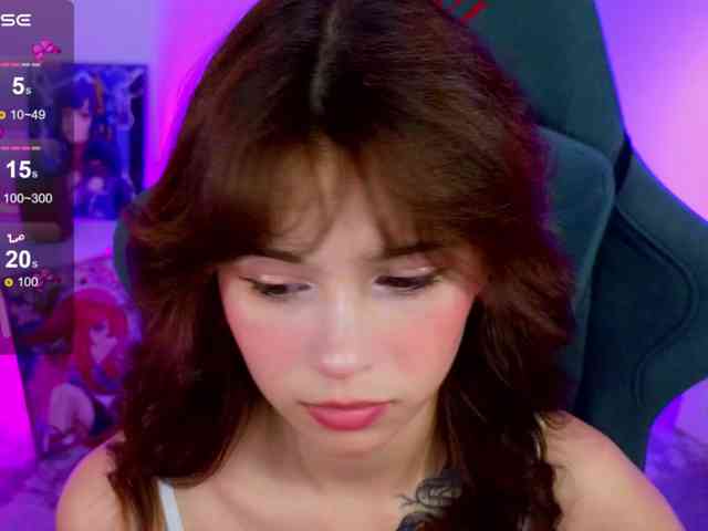 CoralineJones webcam